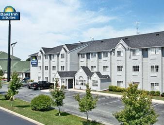 Days & By Wyndham In Hotel