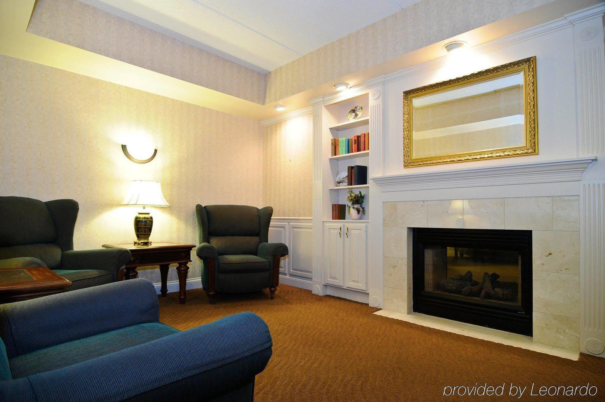 Days & By Wyndham In Hotel Lafayette